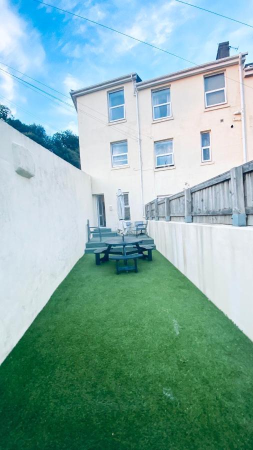 The Bonting Beautiful Three Bed Townhouse Near Harbour And Beach Торки Экстерьер фото
