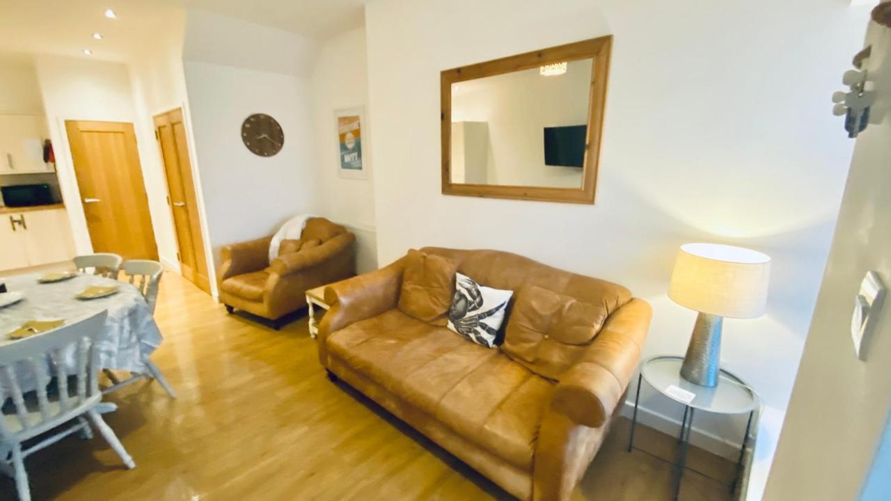 The Bonting Beautiful Three Bed Townhouse Near Harbour And Beach Торки Экстерьер фото
