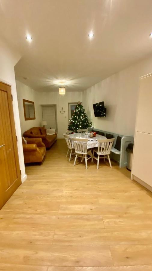 The Bonting Beautiful Three Bed Townhouse Near Harbour And Beach Торки Экстерьер фото